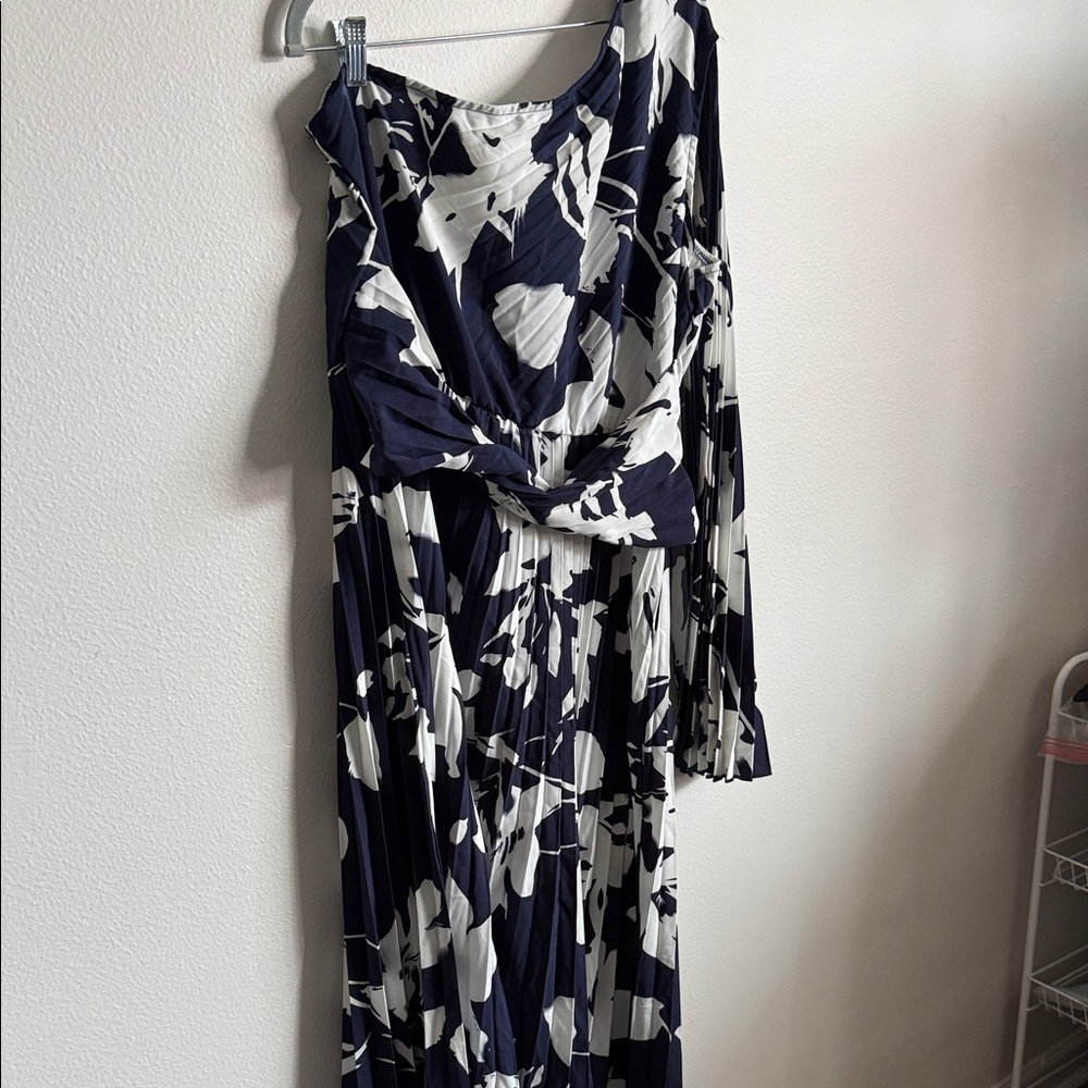 Elegant Navy and White Floral Dress